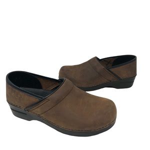 Dansko Clogs Oiled Distressed Brown Leather - 38